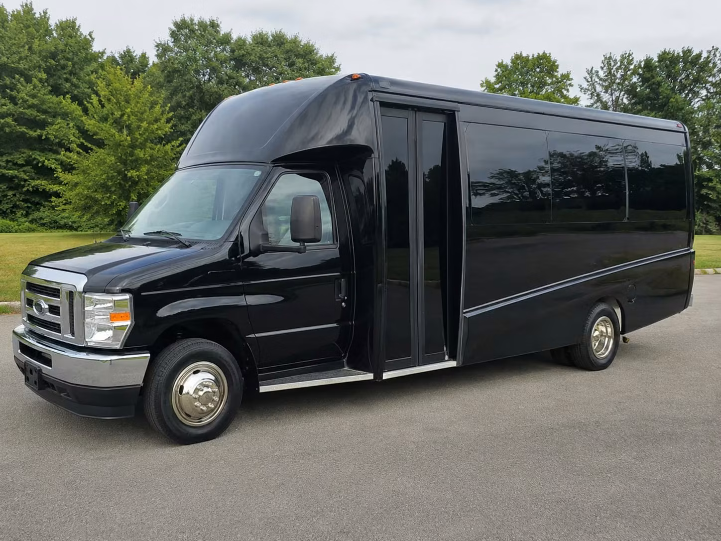 15 passenger minibus